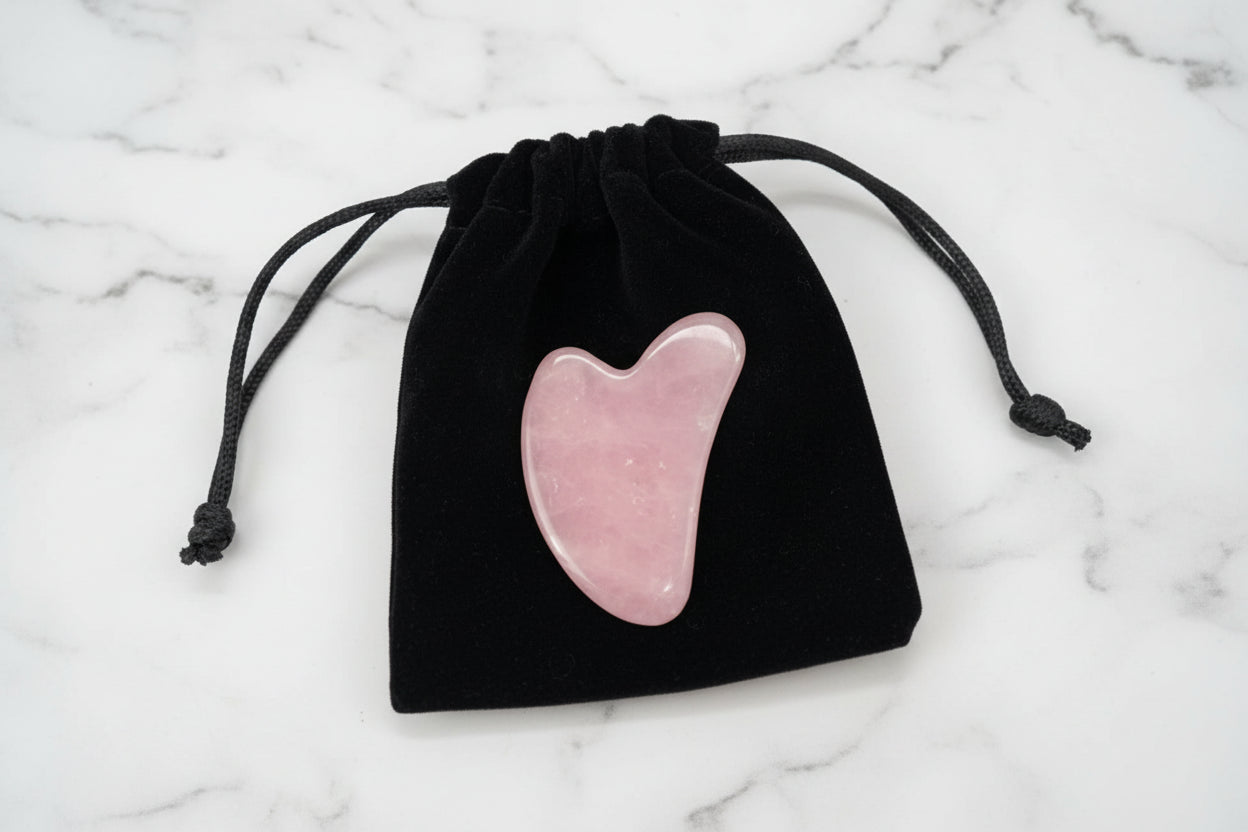 gua sha visage-rose-forme-coeur