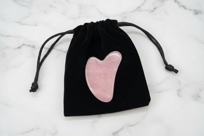 gua sha visage-rose-forme-coeur